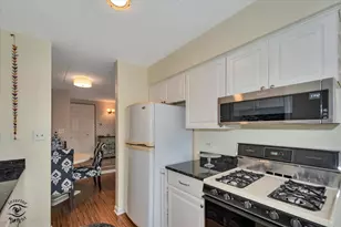 13240 W Circle Dr Pkwy, Crestwood, IL 60418 - Photo 16