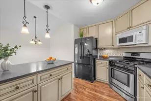 1707 Pine St, McHenry, IL 60051 - Photo 4