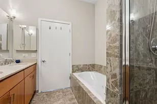 3920 N Sheridan Rd, Chicago, IL 60613 - Photo 18