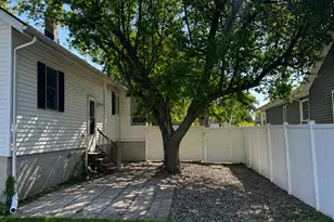 81 Church St, Manteno, IL 60950 - Photo 28