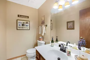 110 Courtney Ln, Cary, IL 60013 - Photo 10