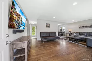 6910 W 179th St, Tinley Park, IL 60477 - Photo 2