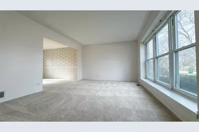 28 Montgomery Lane, Vernon Hills, IL 60061 - Photo 2