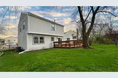 28 Montgomery Lane, Vernon Hills, IL 60061 - Photo 16