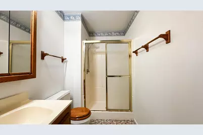 28 Montgomery Lane, Vernon Hills, IL 60061 - Photo 10