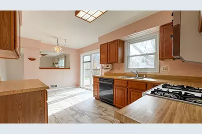 28 Montgomery Lane, Vernon Hills, IL 60061 - Photo 6