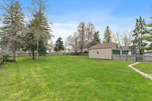 811 Ellwood Ave, Dekalb, IL 60115 - Photo 18