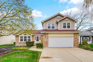 371 Cimarron Ct, Aurora, IL 60504 - Photo 2