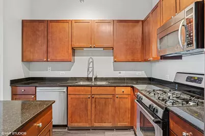 720 N Larrabee Street #1609, Chicago, IL 60654 - Photo 12