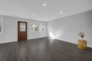 527 N Virginia Ave, Glenwood, IL 60425 - Photo 4