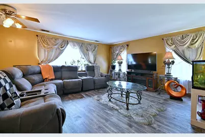 99 Seton Creek Drive, Oswego, IL 60543 - Photo 22