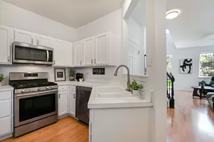 1431 Doolittle Ln, Grayslake, IL 60030 - Photo 8