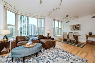 25 E Superior St, Chicago, IL 60611 - Photo 4