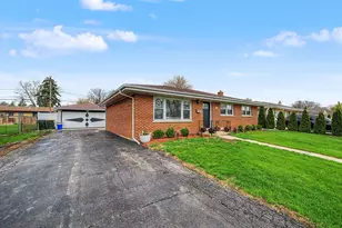581 Welter Dr, Wood Dale, IL 60191 - Photo 2
