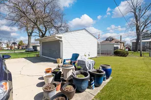 1639 S 14th Ave, Maywood, IL 60153 - Photo 18