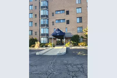 606 E Woodland Park Avenue #301, Chicago, IL 60616 - Photo 1