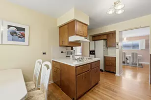 4650 W Lunt Ave, Lincolnwood, IL 60712 - Photo 10