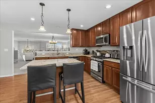 2459 Anna Wy, Elgin, IL 60124 - Photo 8