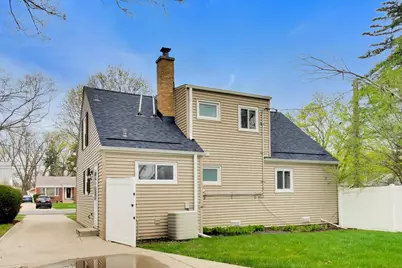 909 E Oakton Street, Arlington Heights, IL 60004 - Photo 24