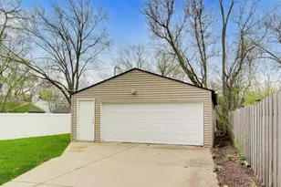 909 E Oakton St, Arlington Heights, IL 60004 - Photo 28