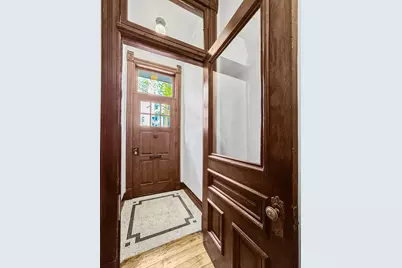 208 W St Paul Avenue, Chicago, IL 60614 - Photo 2