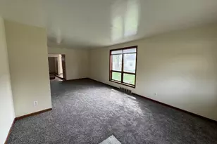1090 Creve Coeur St, Lasalle, IL 61301 - Photo 6