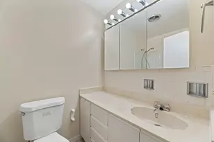 10369 Dearlove Rd, Glenview, IL 60025 - Photo 14