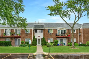 10369 Dearlove Rd, Glenview, IL 60025 - Photo 1