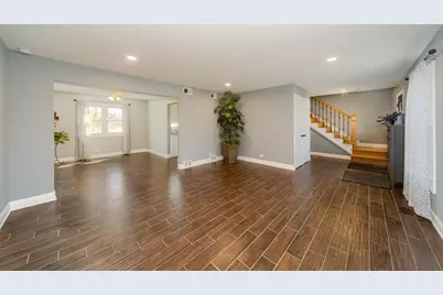 1201 N Scarlet Court, Addison, IL 60101 - Photo 2