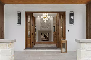 104 S Monroe St, Hinsdale, IL 60521 - Photo 2