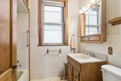 1423 W Hollywood Avenue, Chicago, IL 60660 - Photo 14