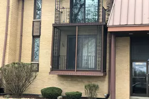 11277 S Roberts Road S, Palos Hills, IL 60465 - Photo 2