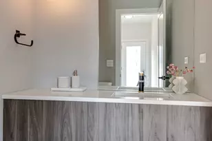 1304 N Lawndale Ave, Chicago, IL 60651 - Photo 16