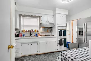8713 S Washtenaw Ave, Evergreen Park, IL 60805 - Photo 16