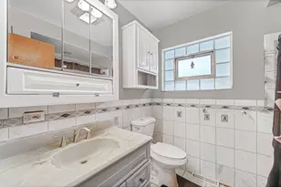 8713 S Washtenaw Ave, Evergreen Park, IL 60805 - Photo 32