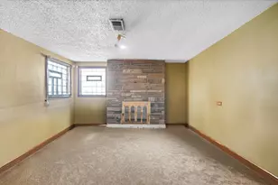 8713 S Washtenaw Ave, Evergreen Park, IL 60805 - Photo 20