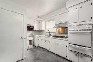 8713 S Washtenaw Ave, Evergreen Park, IL 60805 - Photo 10