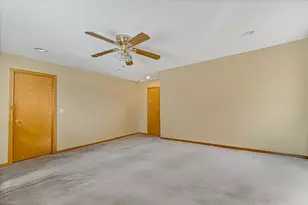 8713 S Washtenaw Ave, Evergreen Park, IL 60805 - Photo 24