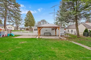 1100 W Highland Ave, Elgin, IL 60123 - Photo 22