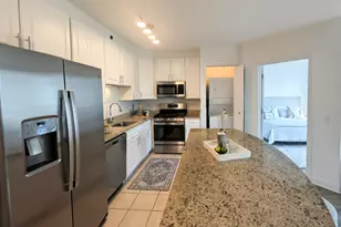 33 W Ontario St, Chicago, IL 60654 - Photo 4