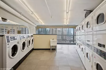 300 N State Street #2411, Chicago, IL 60654 - Photo 8