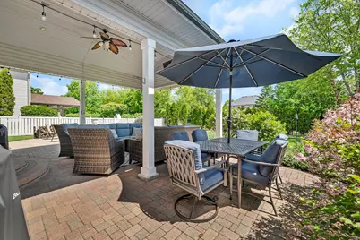 1002 Butterfield Circle E, Shorewood, IL 60404 - Photo 32