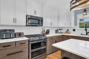 1002 Butterfield Cir E, Shorewood, IL 60404 - Photo 12