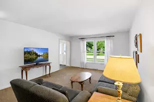 815 Knightsbridge Ln, Schaumburg, IL 60195 - Photo 4