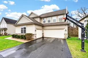 420 Blue Heron Cir, Bartlett, IL 60103 - Photo 2