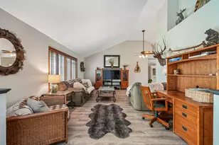 6 Crows Nest Ct, Third Lake, IL 60030 - Photo 2