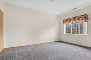 801 N McLean Blvd, Elgin, IL 60123 - Photo 8