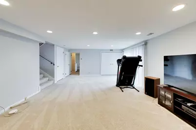 6643 Davis Street, Morton Grove, IL 60053 - Photo 12