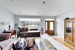 6643 Davis St, Morton Grove, IL 60053 - Photo 4