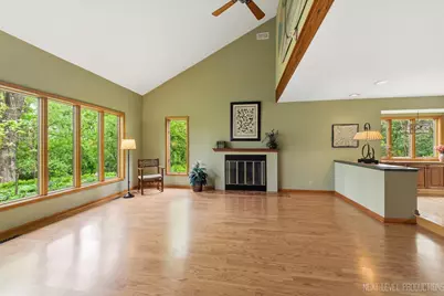 39W795 Reindeer Trail, Saint Charles, IL 60175 - Photo 4